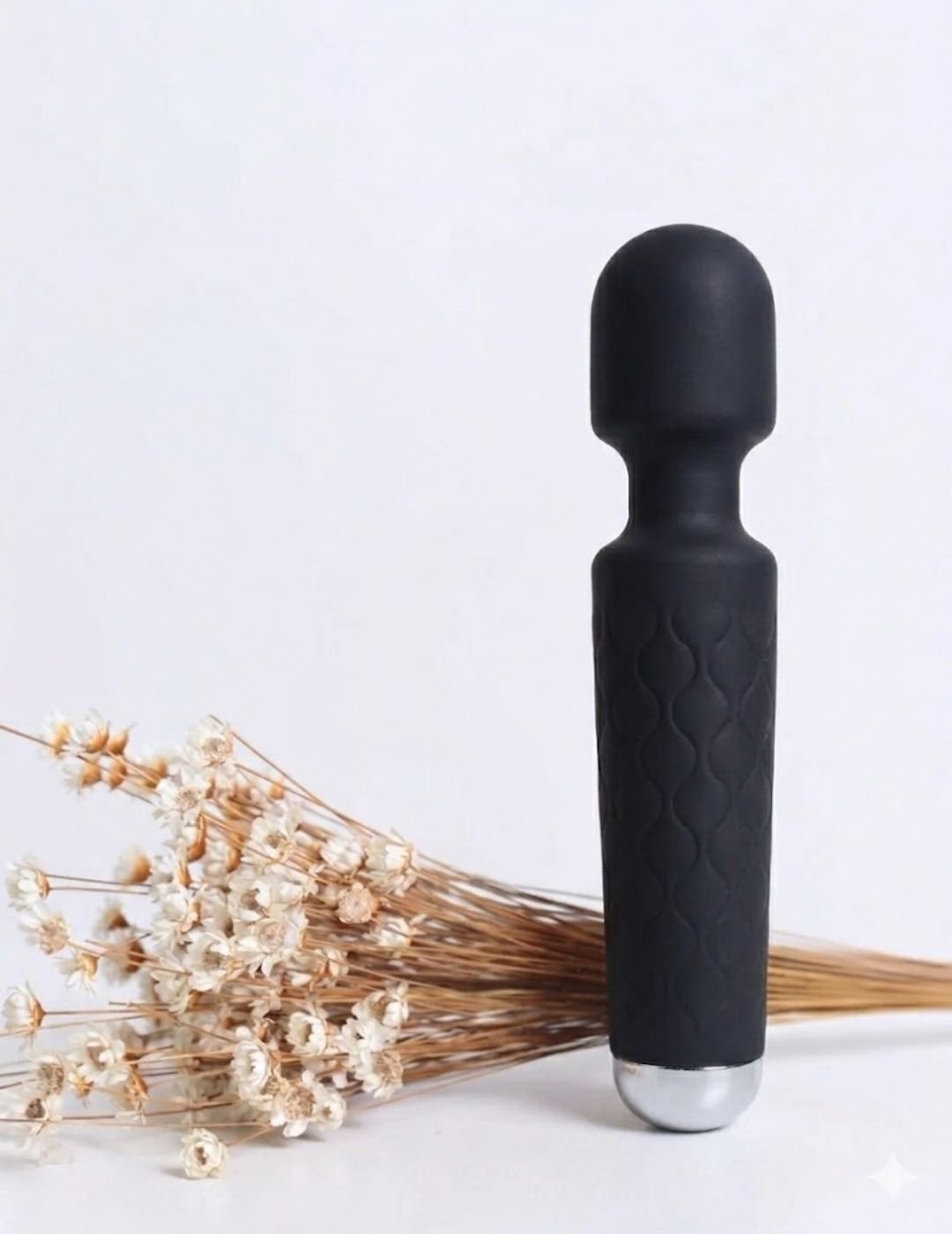 Vibrador Varinha Mágica Recarregável 20 Vibrações e 8 Velocidades - Preta